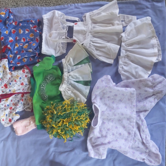 cabbage patch kids doll 1983 & clothes - Picture 4 of 6
